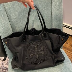 Tory burch tote in black